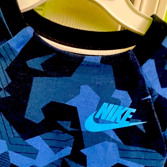 Boys Nike Pattern Sweatshirt - Picture 3 of 3